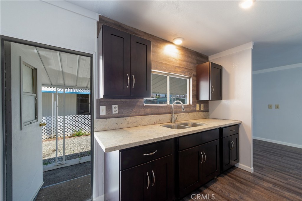 725 W THORNTON Avenue W 25