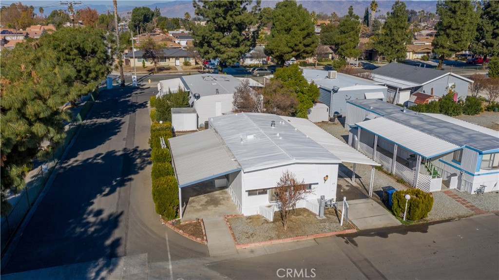 725 W THORNTON Avenue W 25