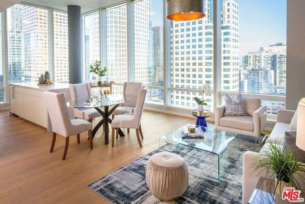 Photo of 877 Francisco Street #1806, Los Angeles, CA 90017 (MLS # 26659173)