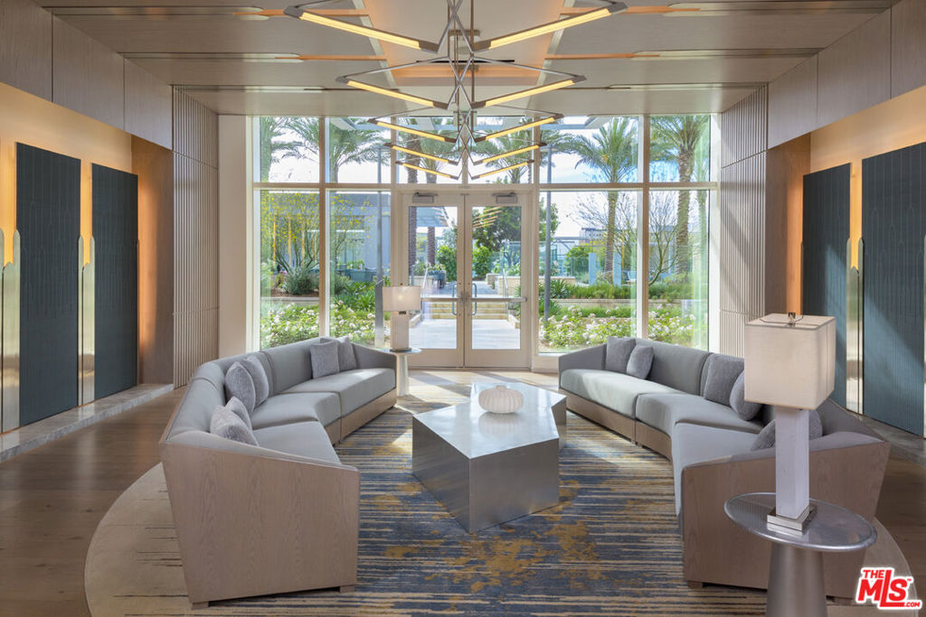 877 Francisco Street 1806