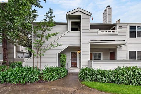 Photo of 108 Norris Canyon Pl Pl #D, San Ramon, CA 94583 (MLS # 41131856)