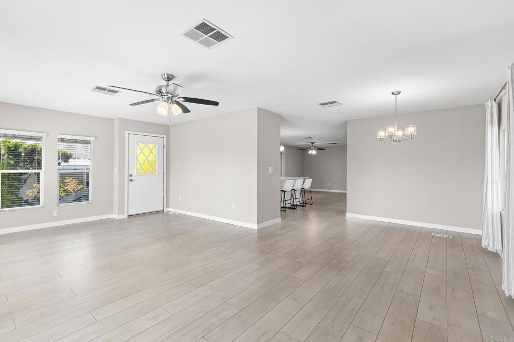 525 W El Norte Parkway SPC 206