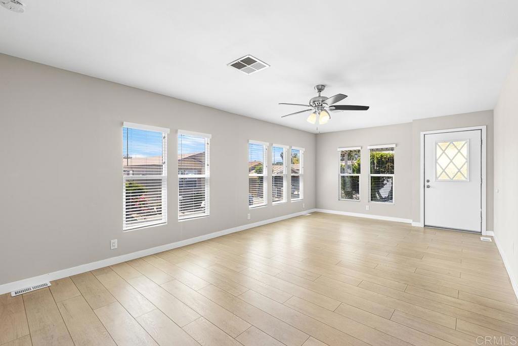 525 W El Norte Parkway SPC 206