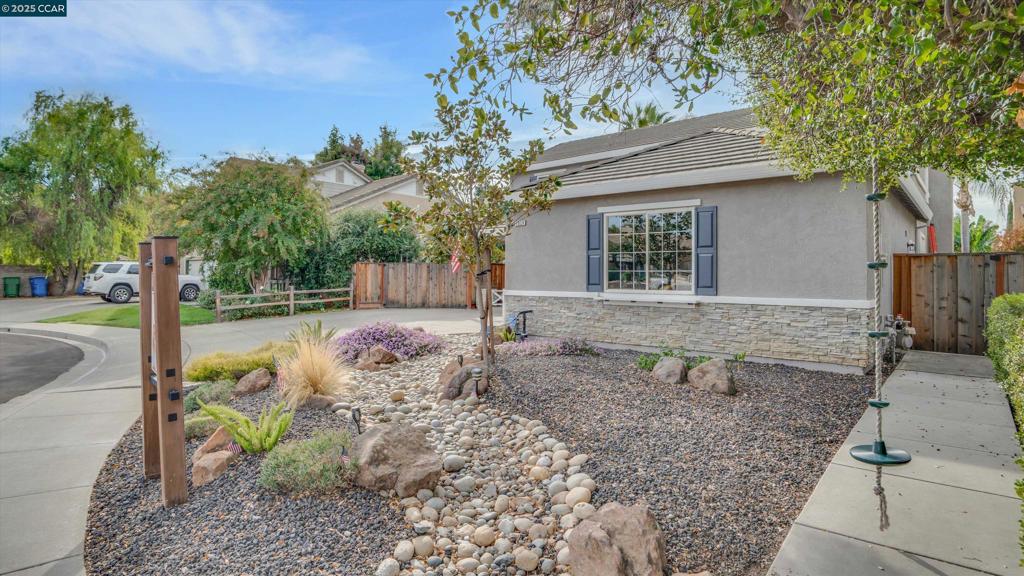 BRENTWOOD - Residential