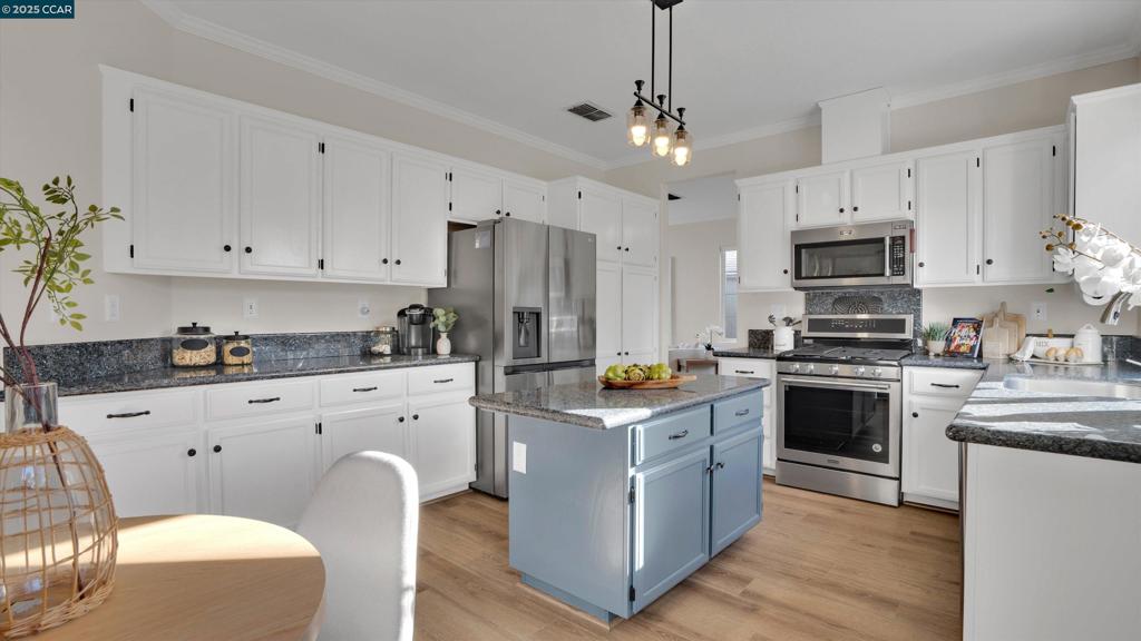 BRENTWOOD - Residential