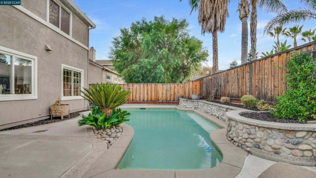 BRENTWOOD - Residential