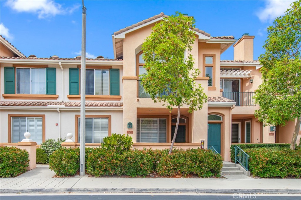 2605 Ladrillo Aisle