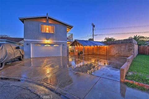 8297 E Carburton Long Beach CA 90808