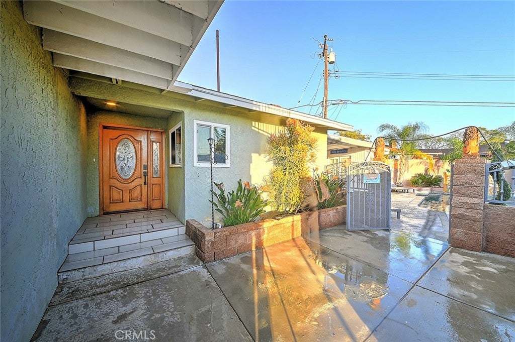 8297 E Carburton