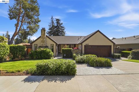 Photo of 39655 Canyon Heights Dr Dr, Fremont, CA 94539 (MLS # 41133185)