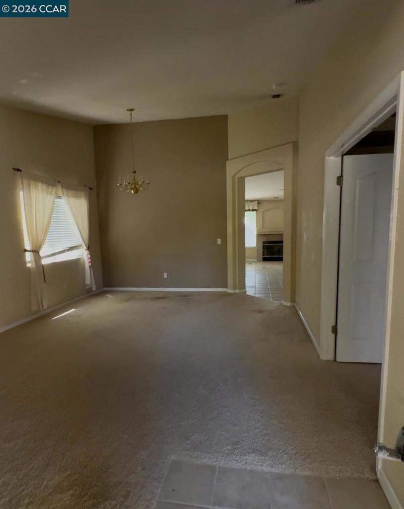 526 Woodcrest Dr