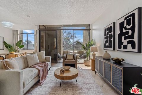 Photo of 484 E California Boulevard #36, Pasadena, CA 91106 (MLS # 26656561)