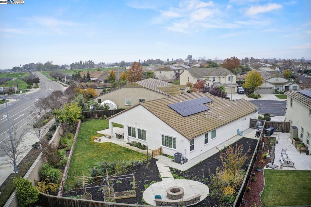 SUMMERLAKE - Residential