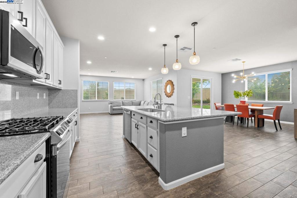 SUMMERLAKE - Residential