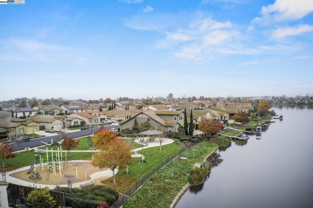 SUMMERLAKE - Residential