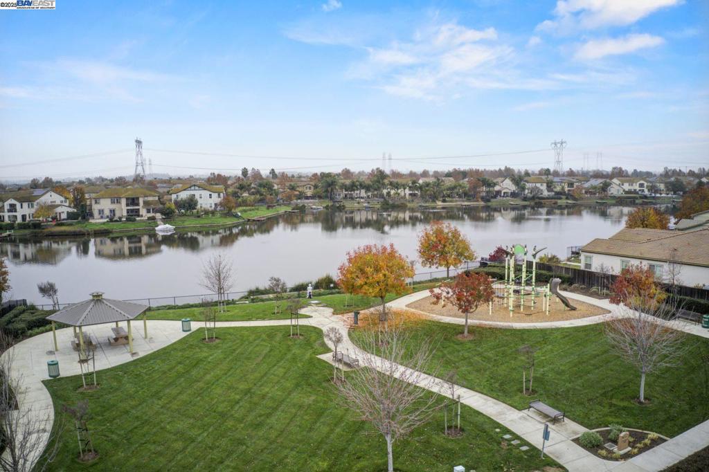 SUMMERLAKE - Residential