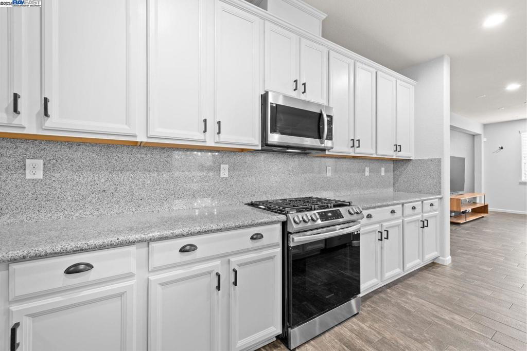 SUMMERLAKE - Residential