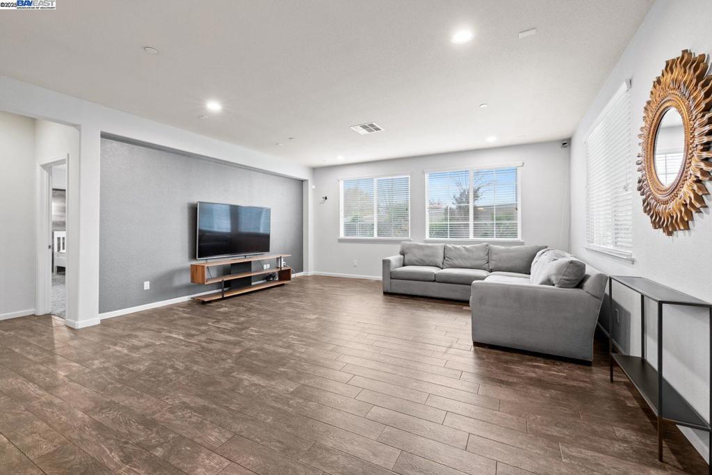 SUMMERLAKE - Residential