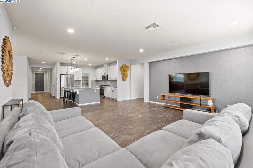 SUMMERLAKE - Residential