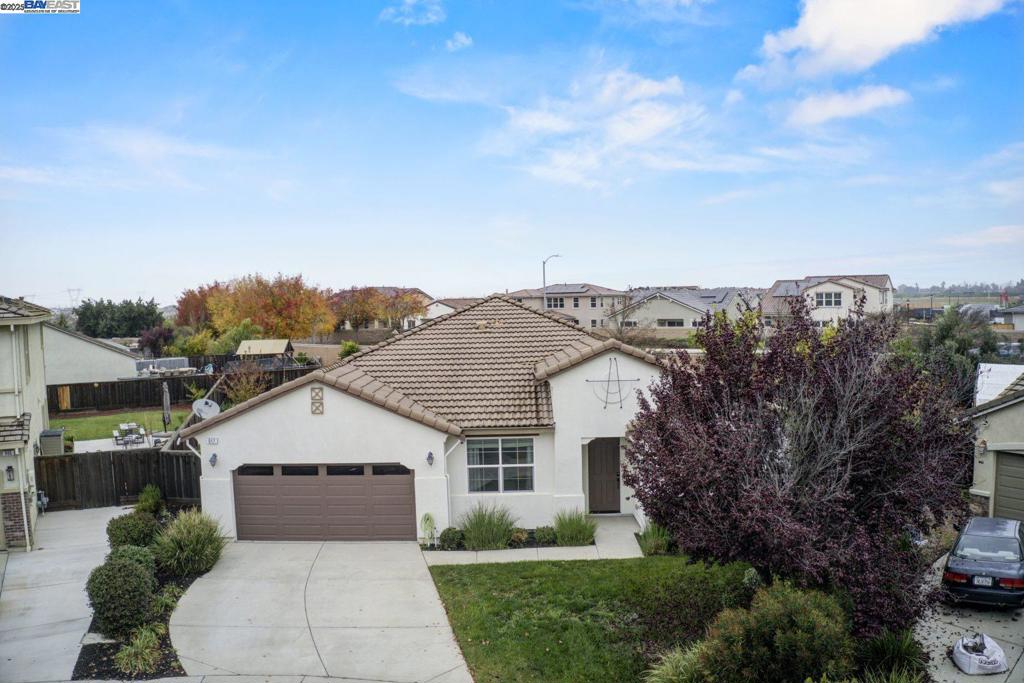 SUMMERLAKE - Residential