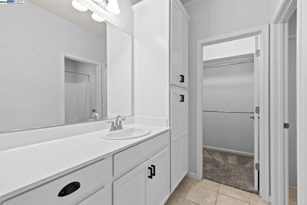 SUMMERLAKE - Residential