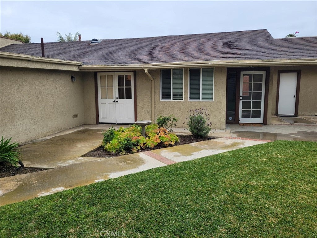 2212 Laurel