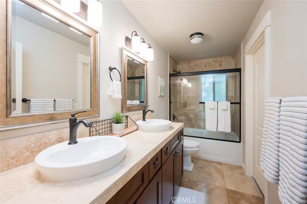 listing image 130720562772824264921