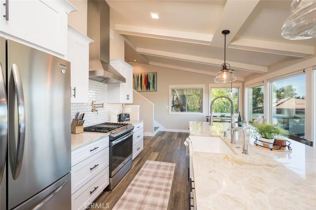listing image 130724447530944362225