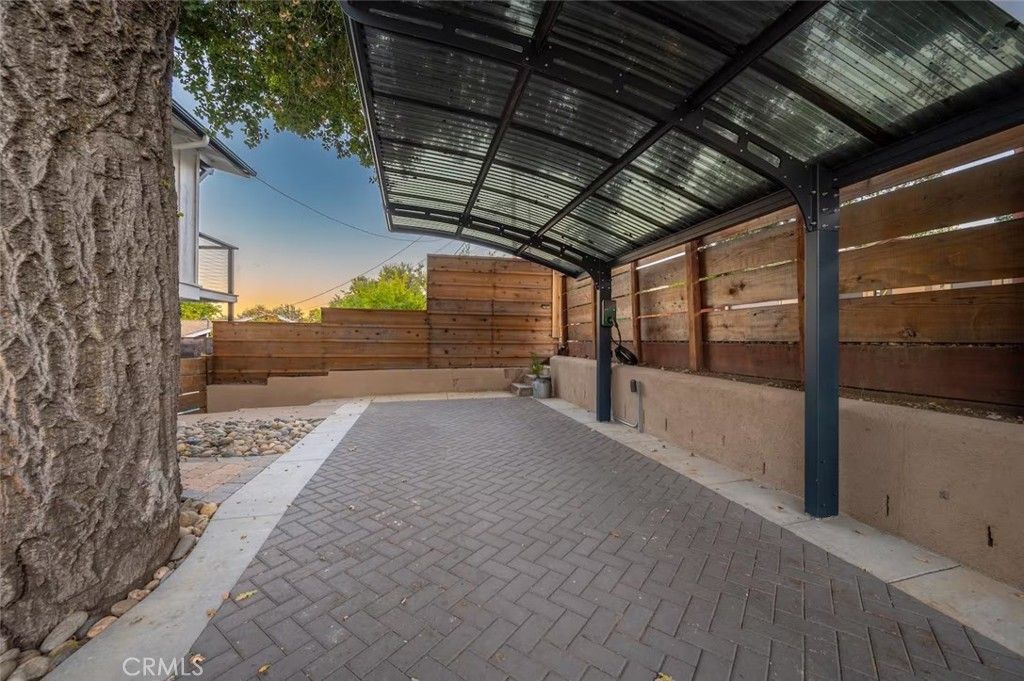 listing image 130725874652947540842