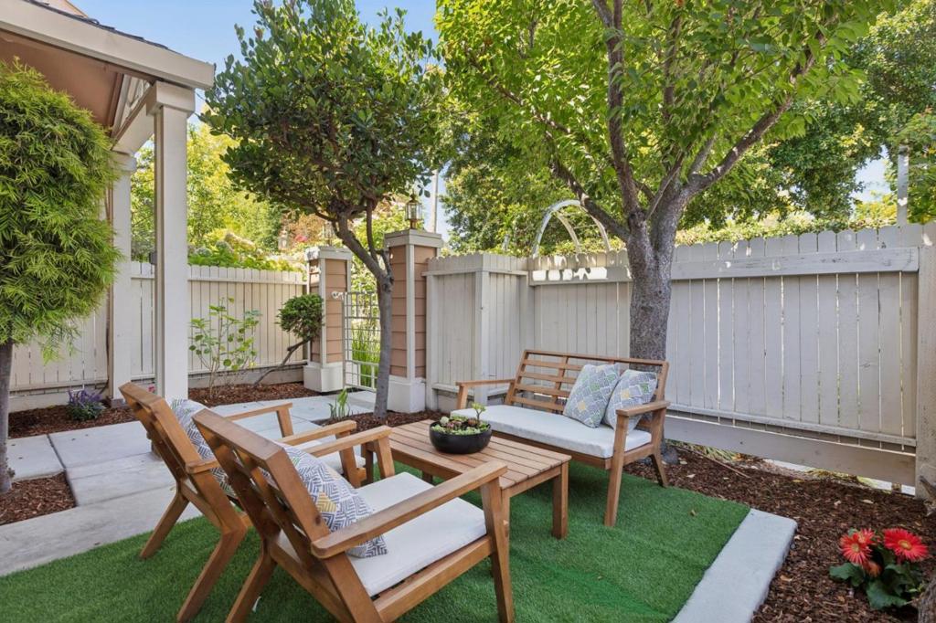 444 San Antonio Road 2D