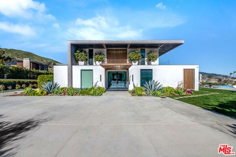 Photo of 23919 Malibu Road, Malibu, CA 90265 (MLS # 26930743)