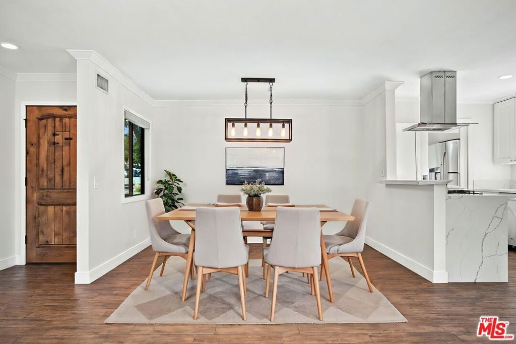 1088 W 11th Street