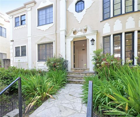 Photo of 149 South Crescent Drive Apt A Dr, Beverly Hills, CA 90212 (MLS # SW25129057) Photo of 149 South Crescent Drive Apt A Dr, Beverly Hills, CA 90212 (MLS # SW25129057)