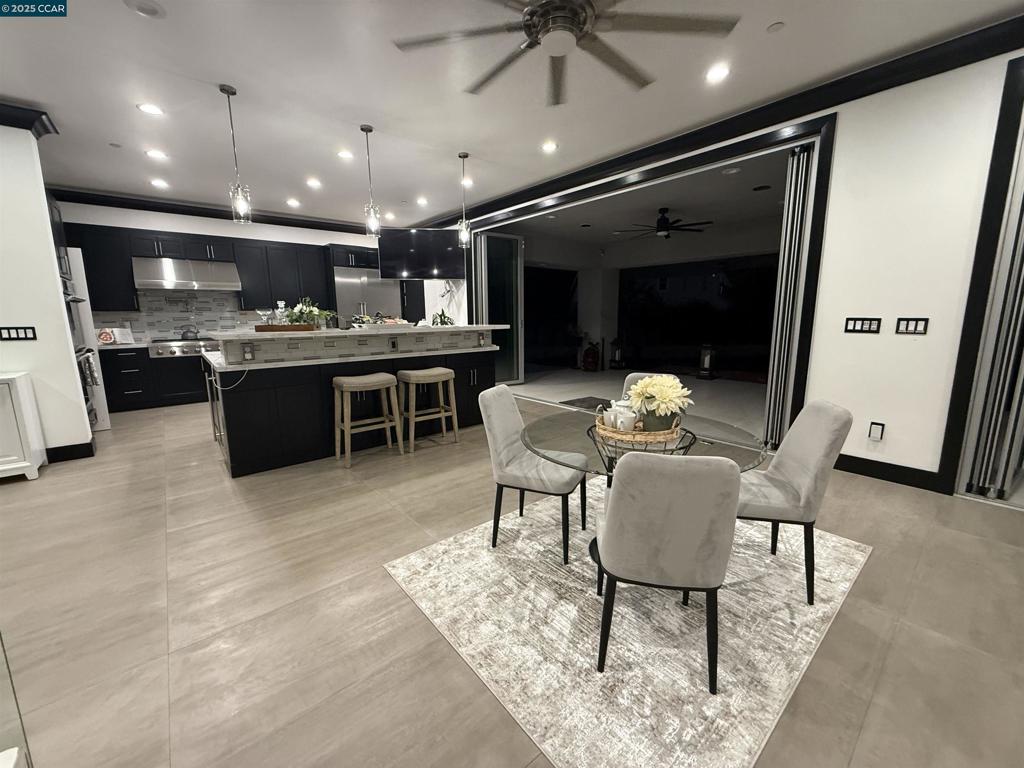 CARRIAGE HILLS - Residential