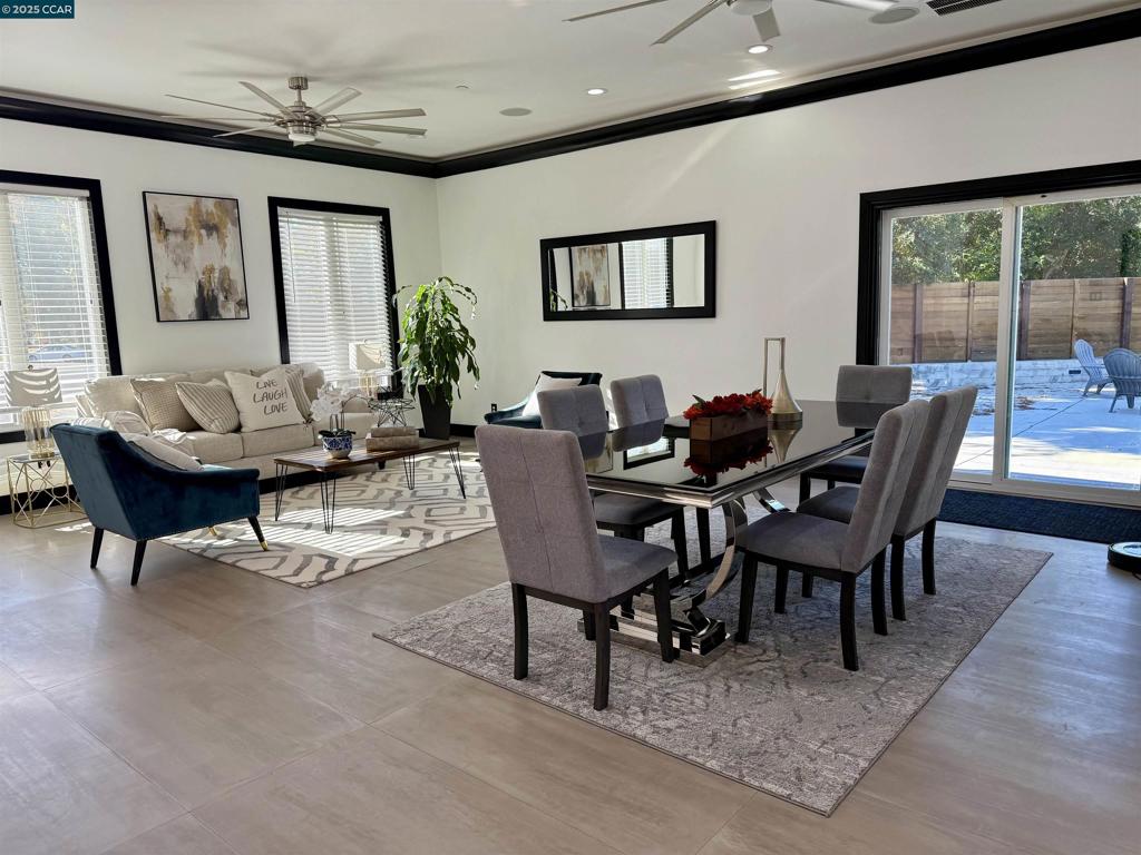 CARRIAGE HILLS - Residential