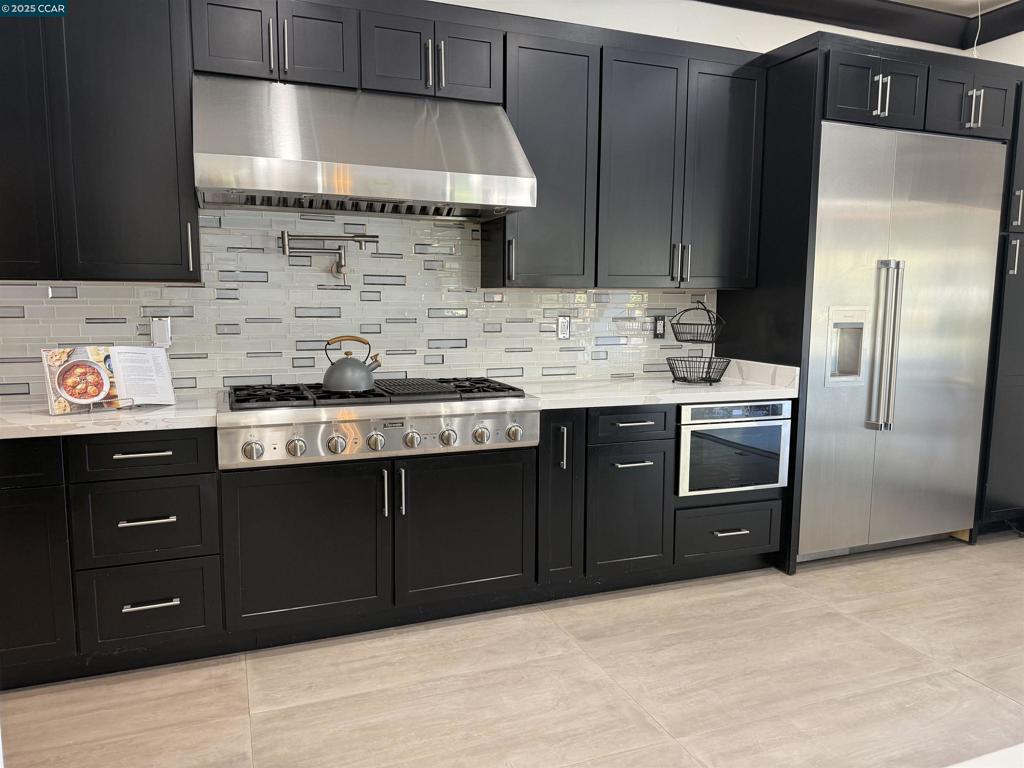 CARRIAGE HILLS - Residential