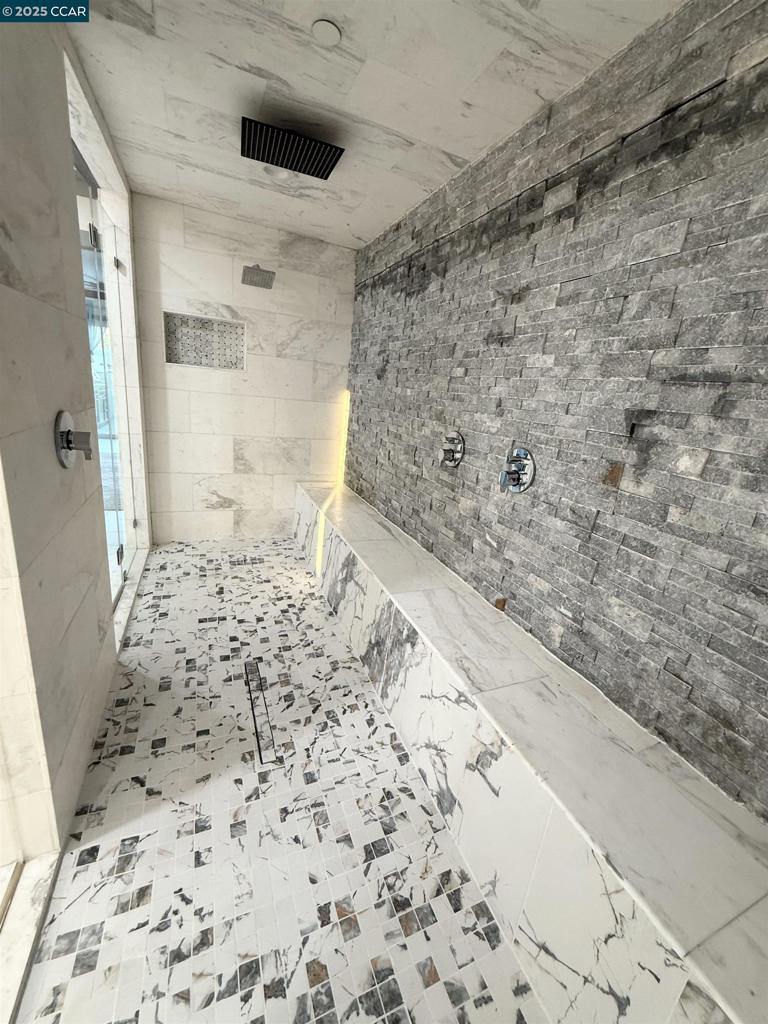 CARRIAGE HILLS - Residential