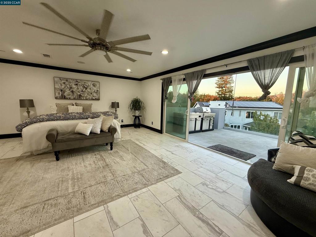 CARRIAGE HILLS - Residential