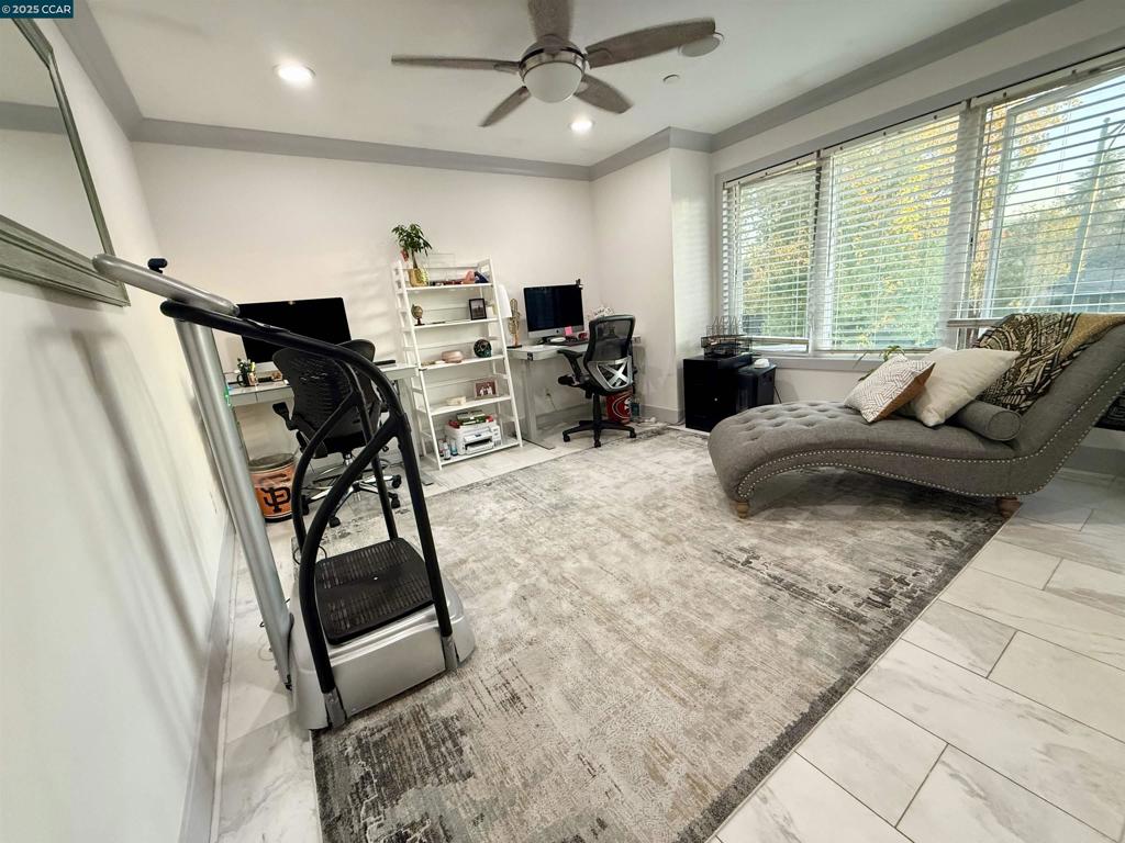 CARRIAGE HILLS - Residential