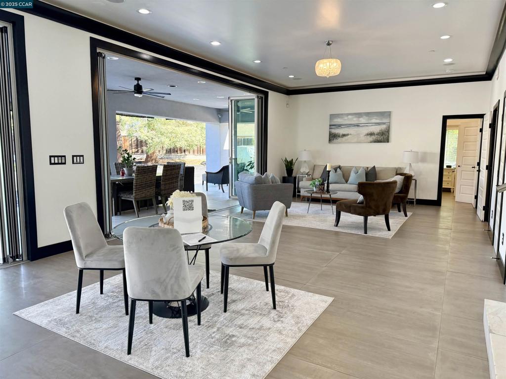 CARRIAGE HILLS - Residential