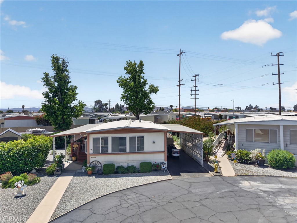 Photo 1 of 34 — 332 N Lyon 7, Hemet, CA 92543