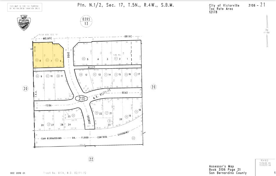 Main image without alt text