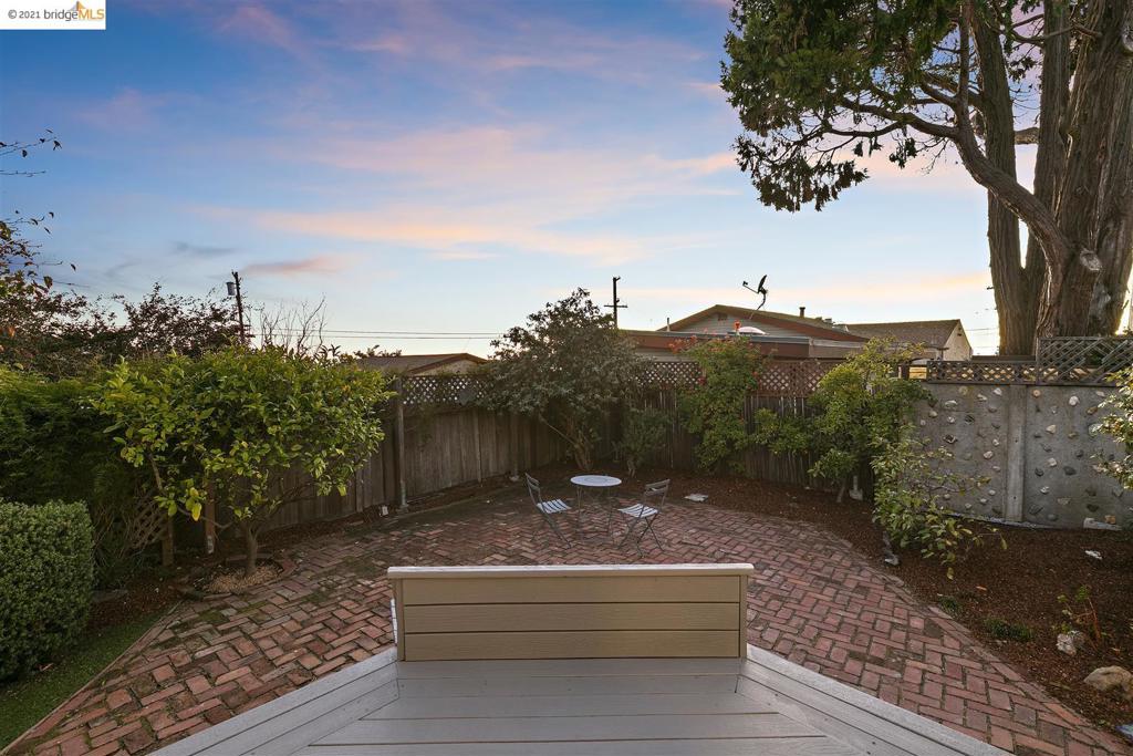 EL CERRITO HILLS - Residential