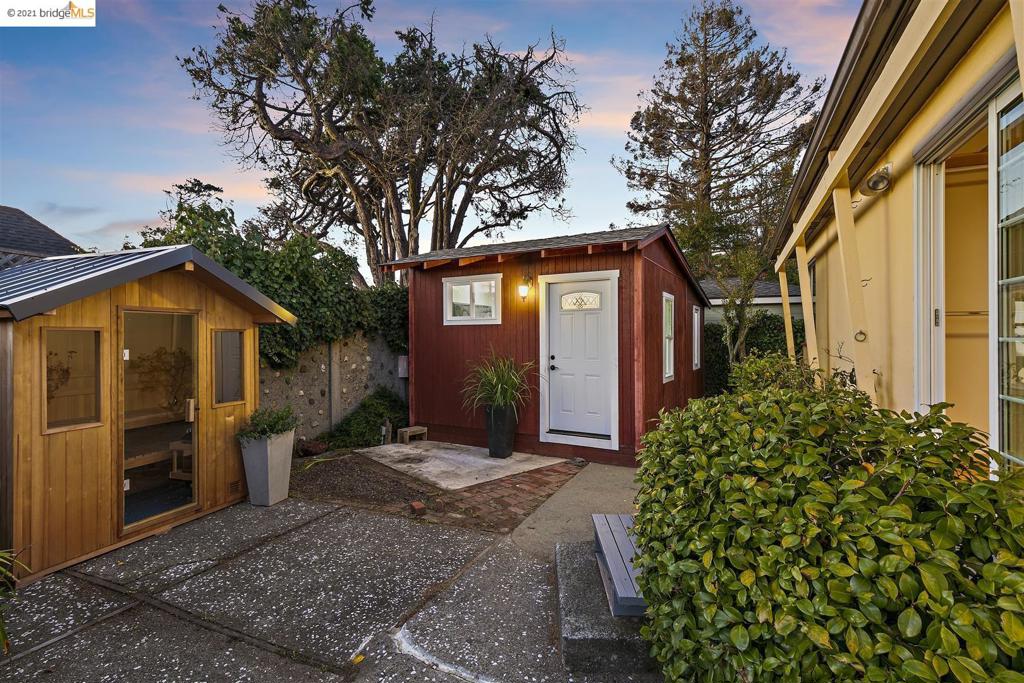 EL CERRITO HILLS - Residential