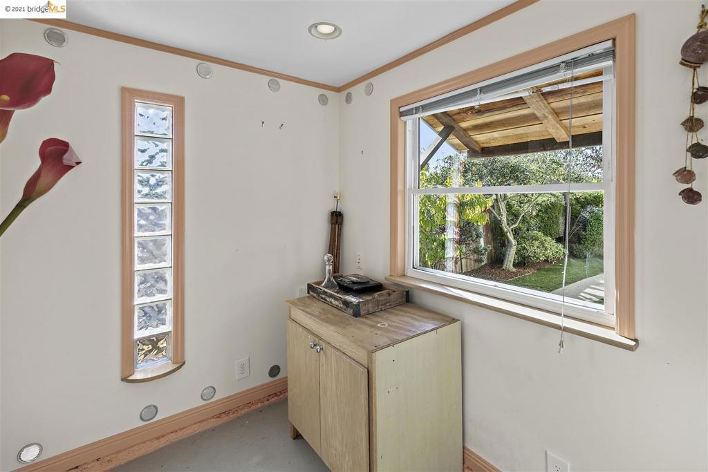 EL CERRITO HILLS - Residential