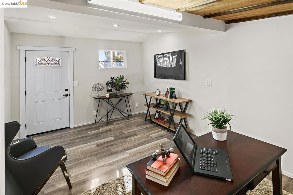 EL CERRITO HILLS - Residential