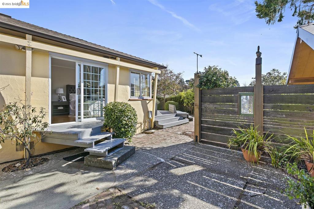 EL CERRITO HILLS - Residential