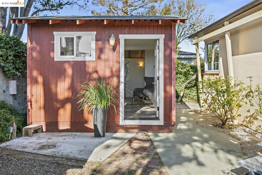 EL CERRITO HILLS - Residential