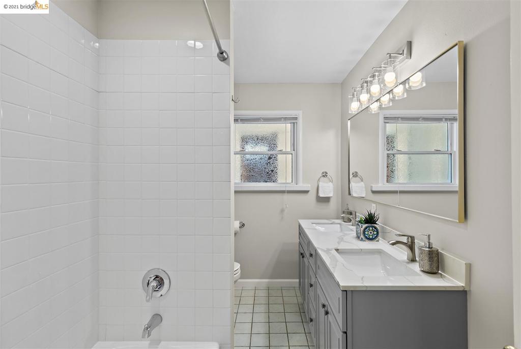 EL CERRITO HILLS - Residential