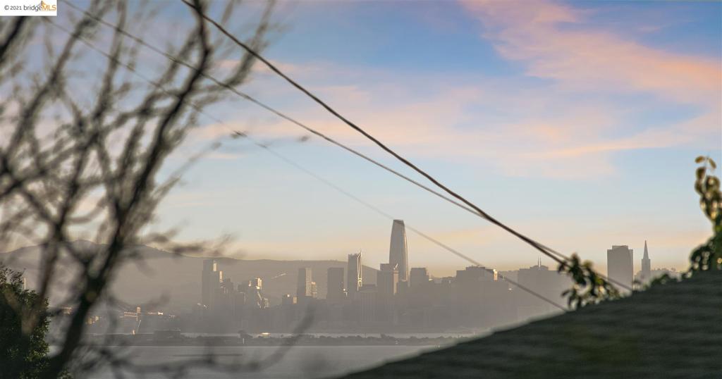 EL CERRITO HILLS - Residential